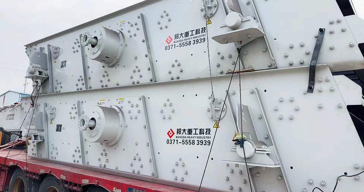 非洲客戶再次回購邦大重工2YK2460振動(dòng)篩2臺(tái)，ZSW1149給料機(jī)1臺(tái)！